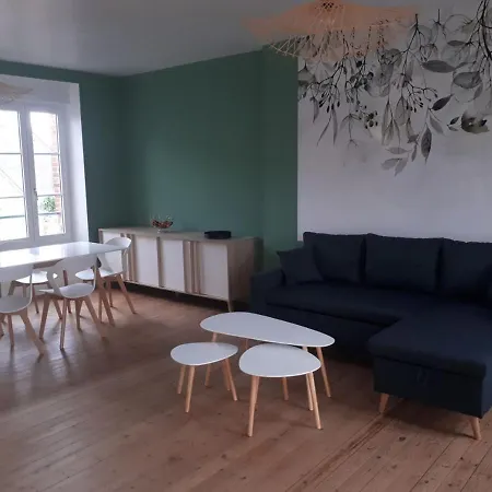 아파트 A Bon Port